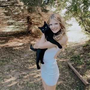 Meet your Posher, Ana